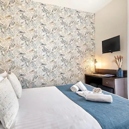 Du Vieux Port Saint-Raphaël