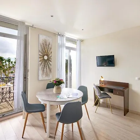 Du Vieux Port 3* Saint-Raphael (Var)