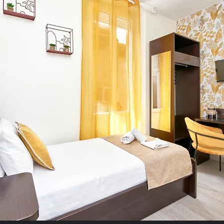 Du Vieux Port 3* Saint-Raphael (Var)