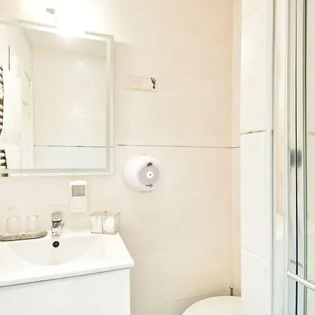 Hotel Du Vieux Port Saint-Raphael (Var)