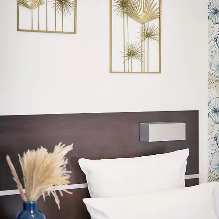 ホテル Du Vieux Port Saint-Raphaël