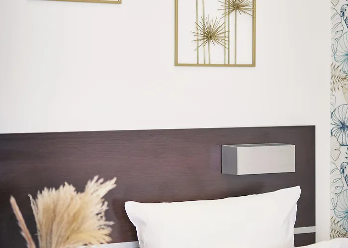 Hotel Du Vieux Port Saint-Raphaël